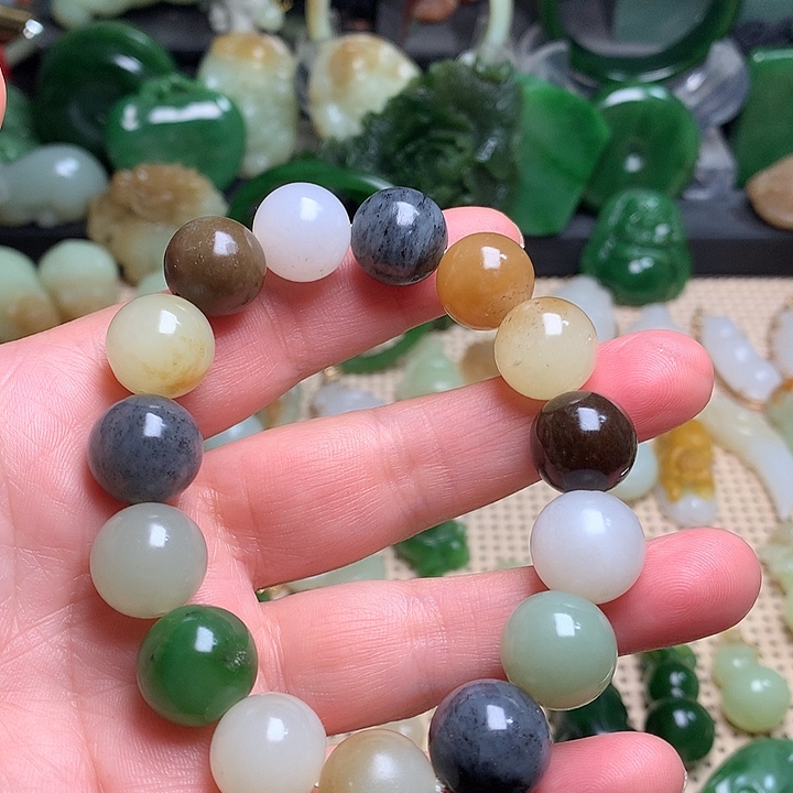 和田玉颈饰未镶嵌