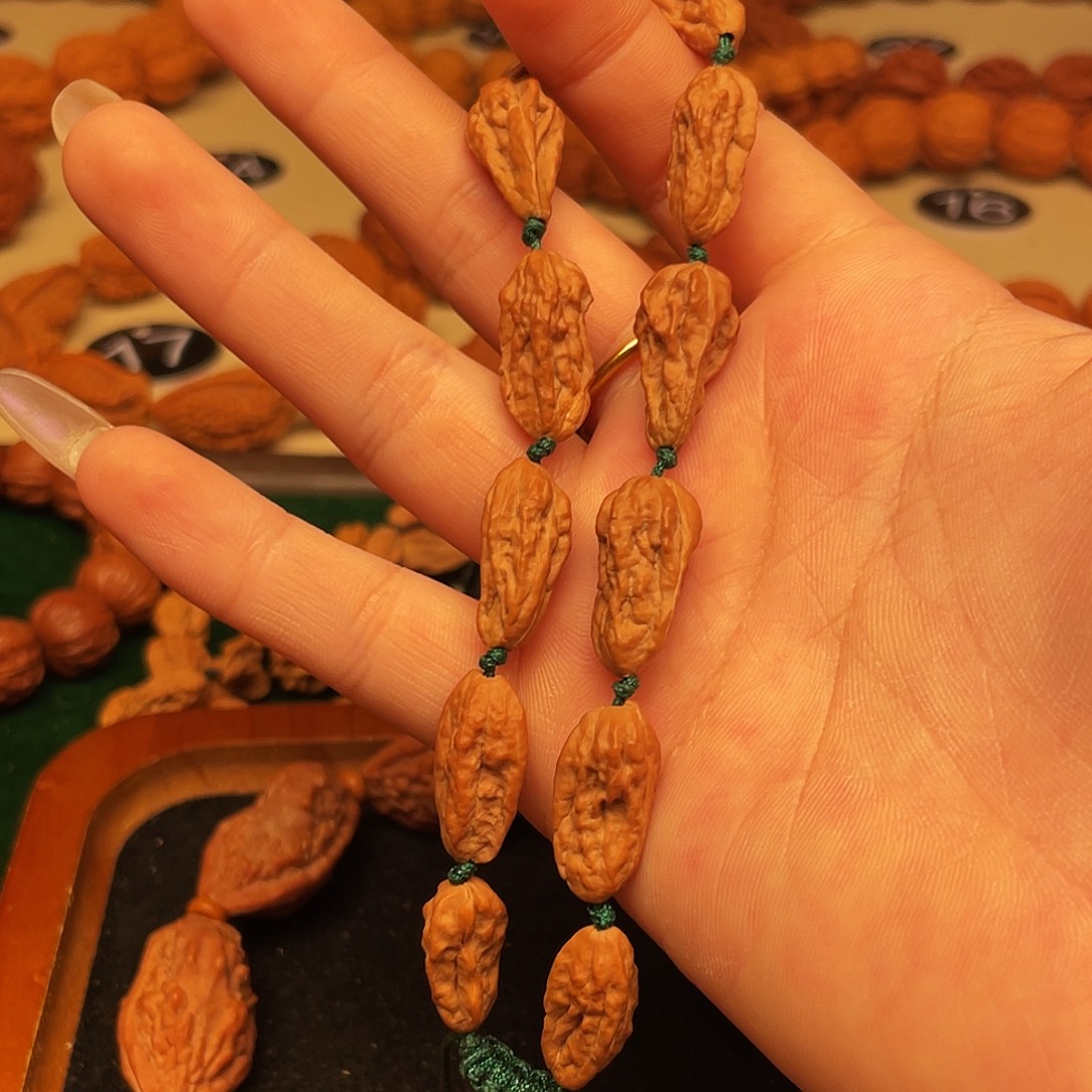 萱***萱文玩核桃吊坠异形