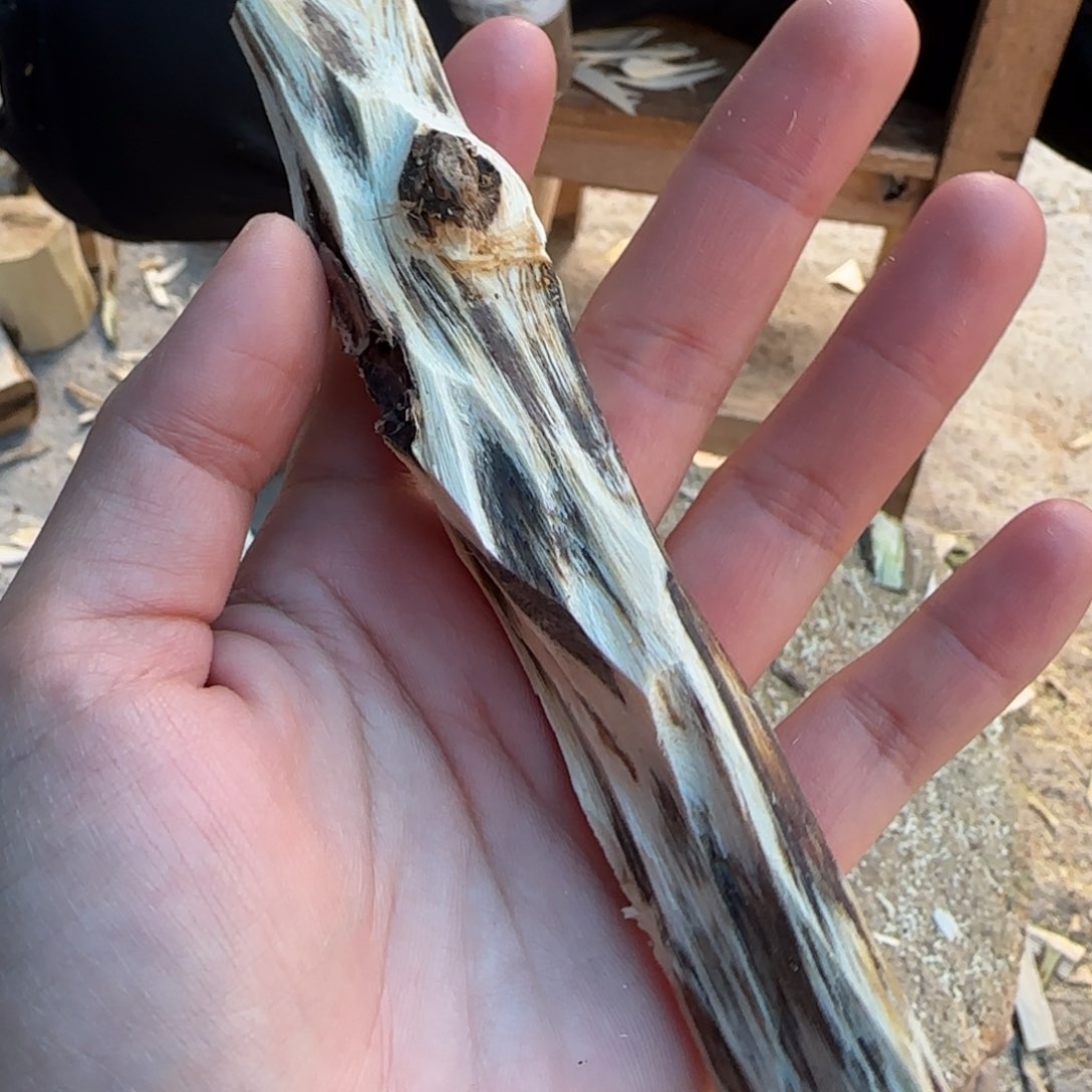 树脂制品2号奇楠原木一个
