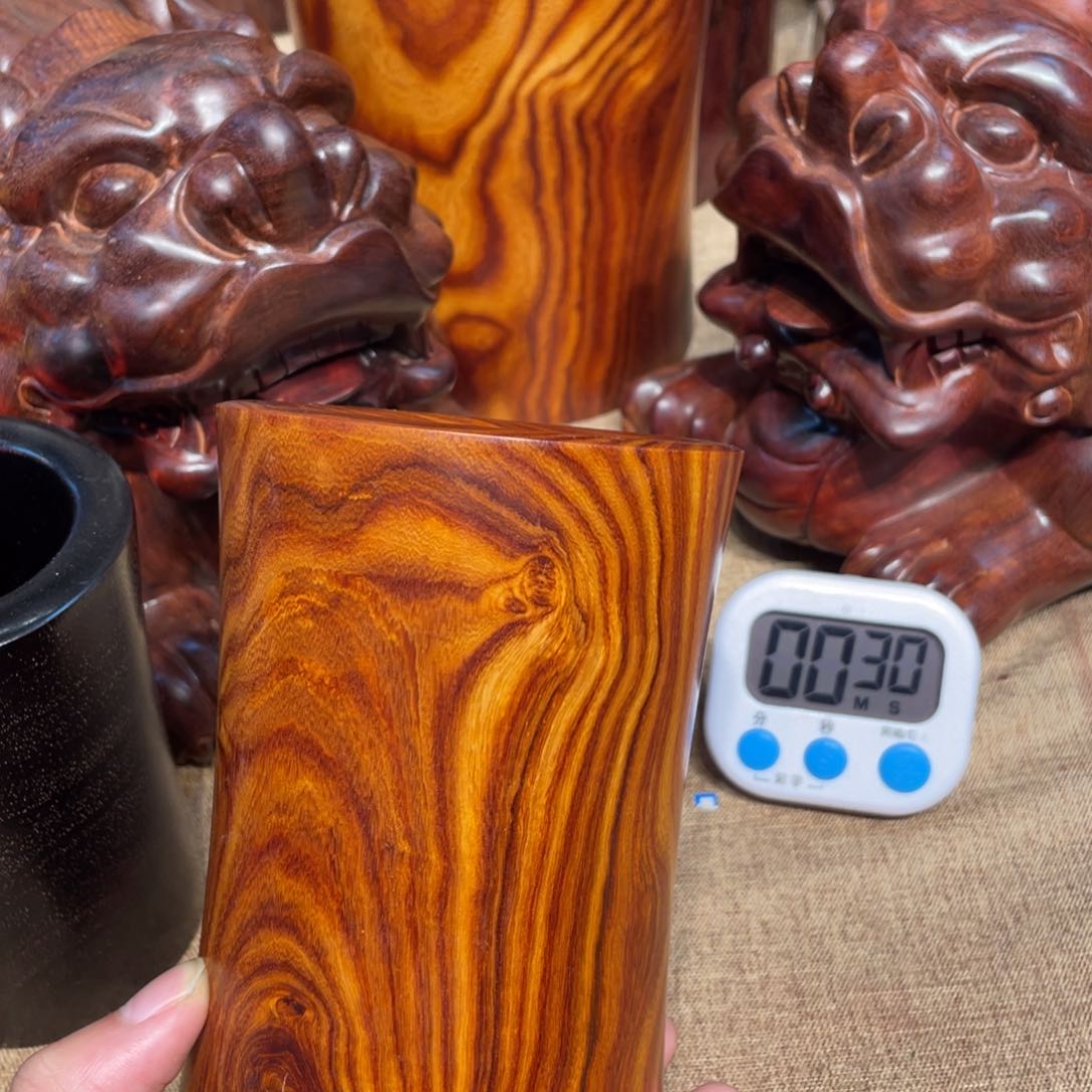 木爱****强笔筒海南黄花梨