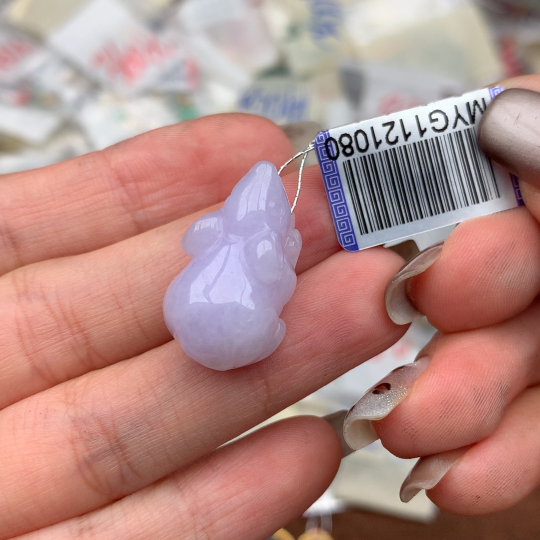 翡翠未镶嵌挂件…..