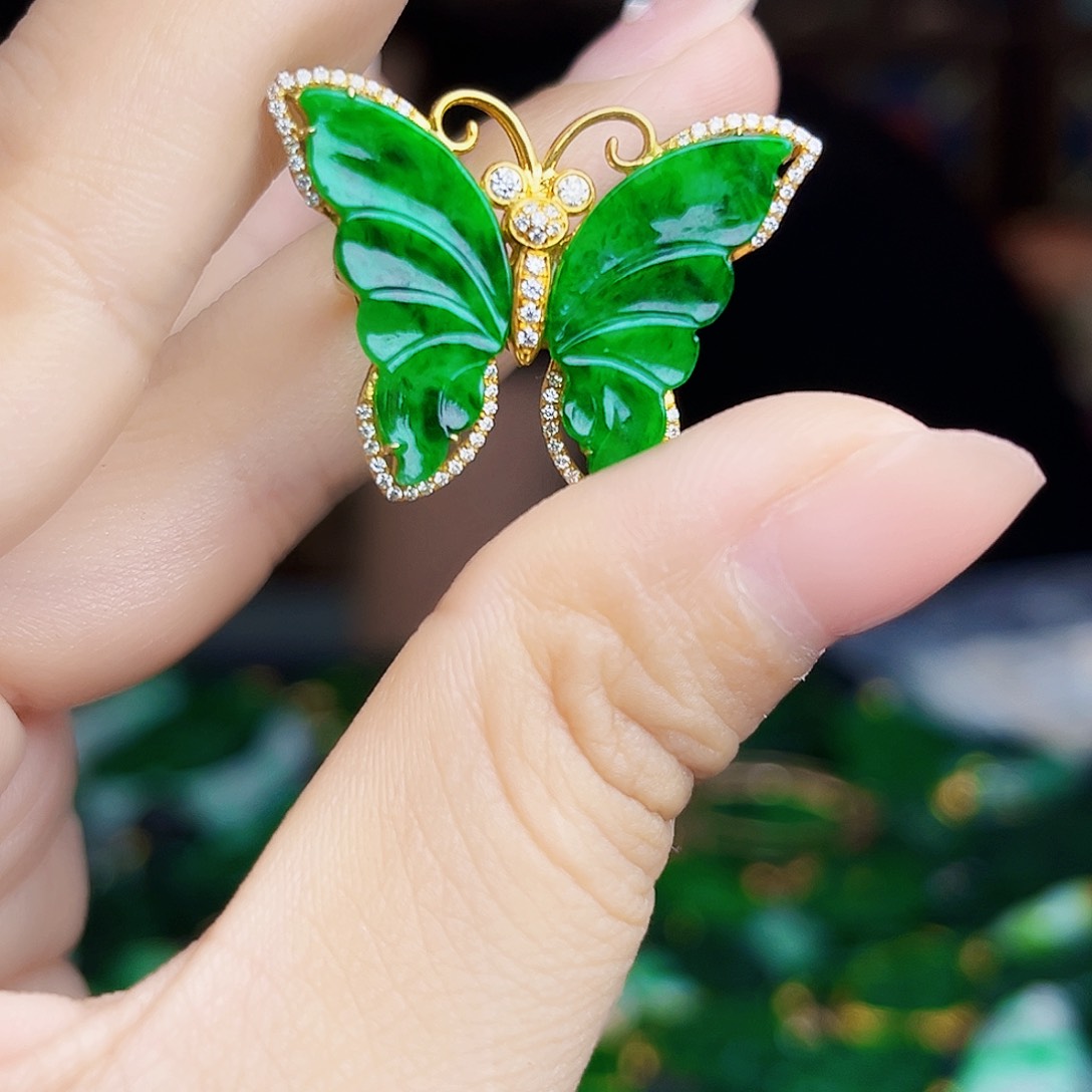 翡翠18K金镶嵌颈饰多样性