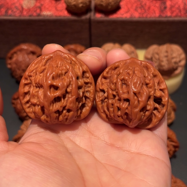 文玩核桃吊坠粗筋虎头