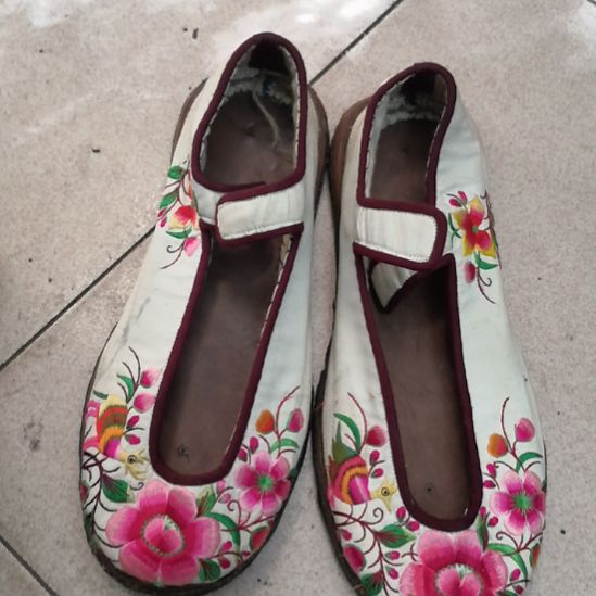 纯手工绣花鞋37码