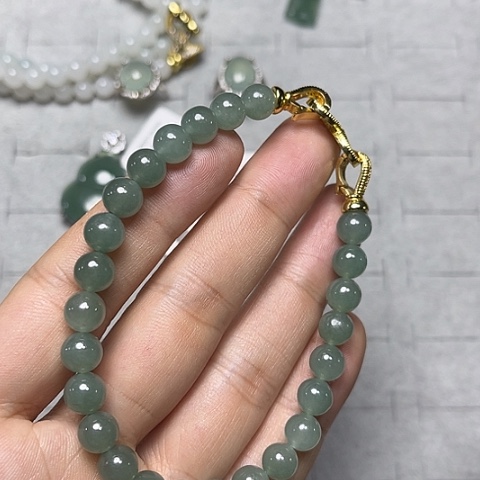未镶嵌定制翡翠手串
