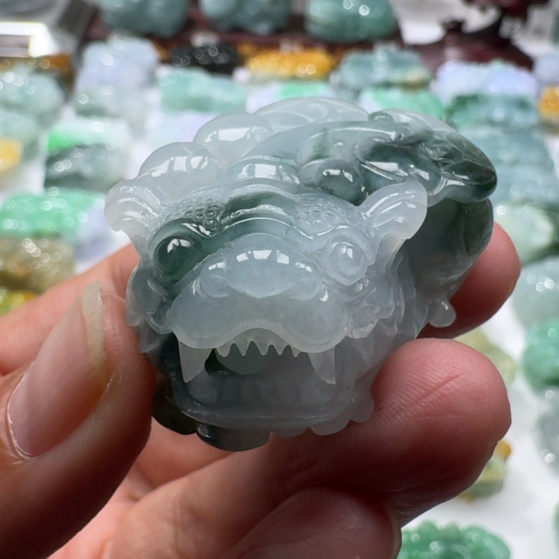 翡翠未镶嵌挂件貔貅