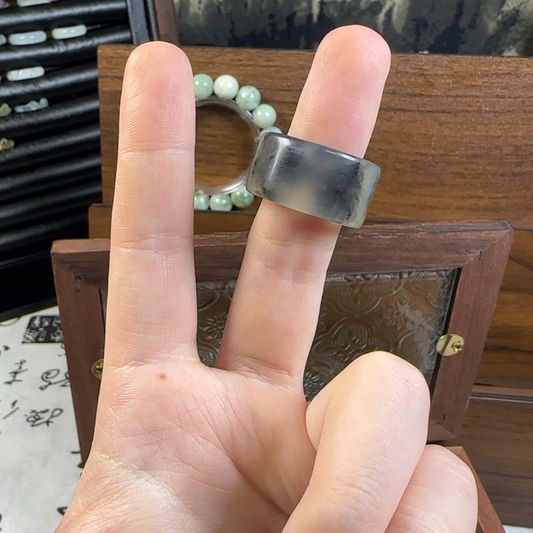 水***下蛇纹石玉合金颈饰