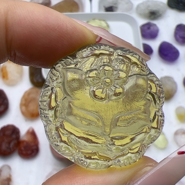 水晶颈饰未镶嵌黄水晶雕刻吊坠