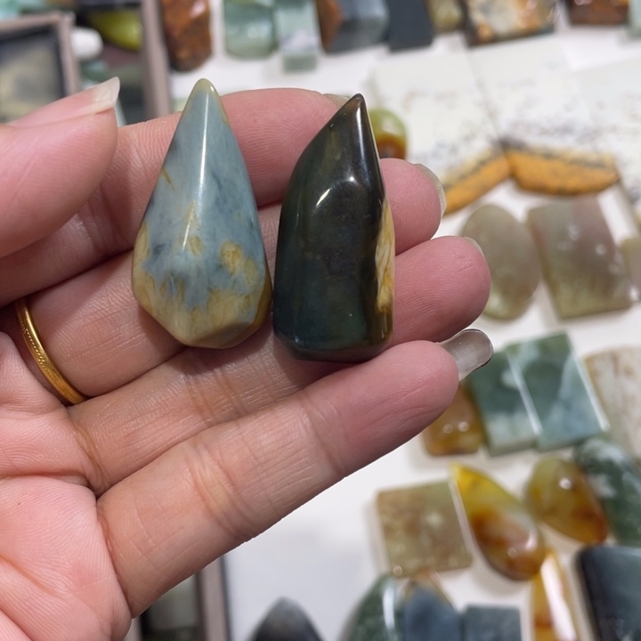 蛇纹石玉未镶嵌天然花玉平安无事牌