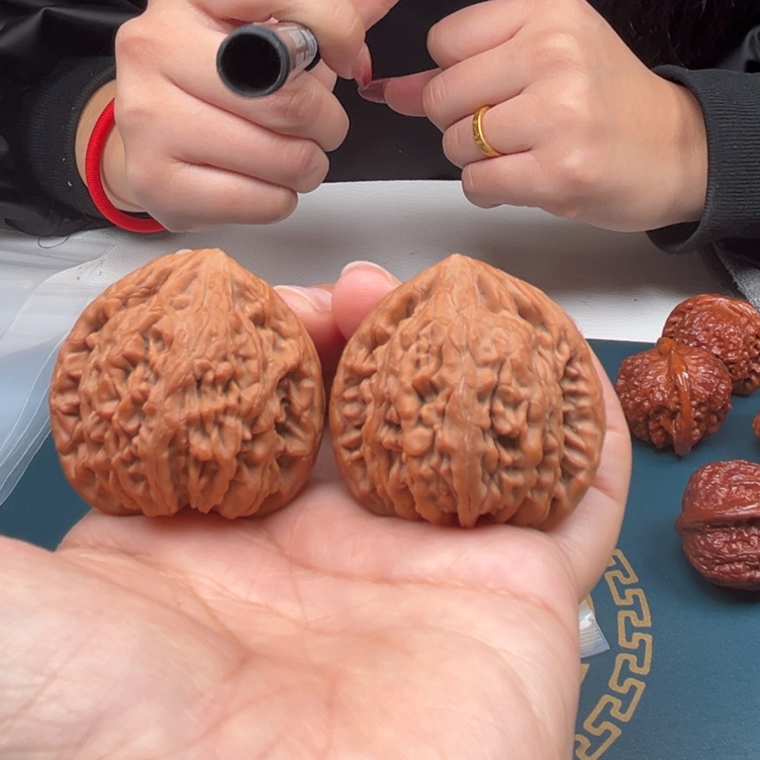 柏香籽/百香籽吊坠虎头王