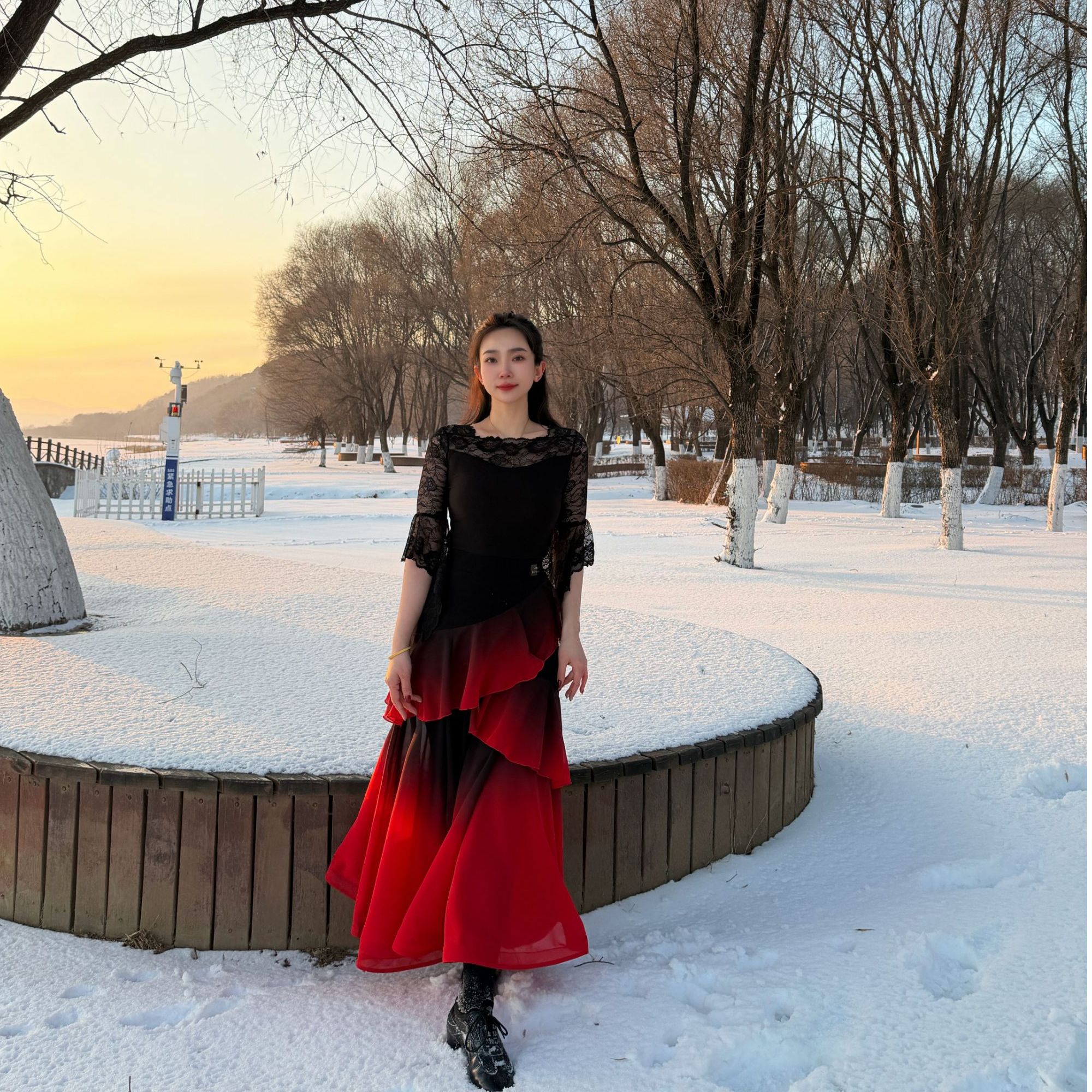 新款（渐变半身裙）《小瓶盖舞67服饰》时尚红色气质洋气显瘦