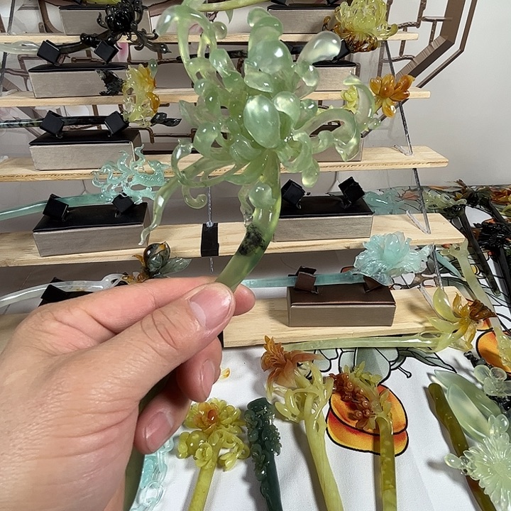 刀***家蛇纹石玉未镶嵌发簪
