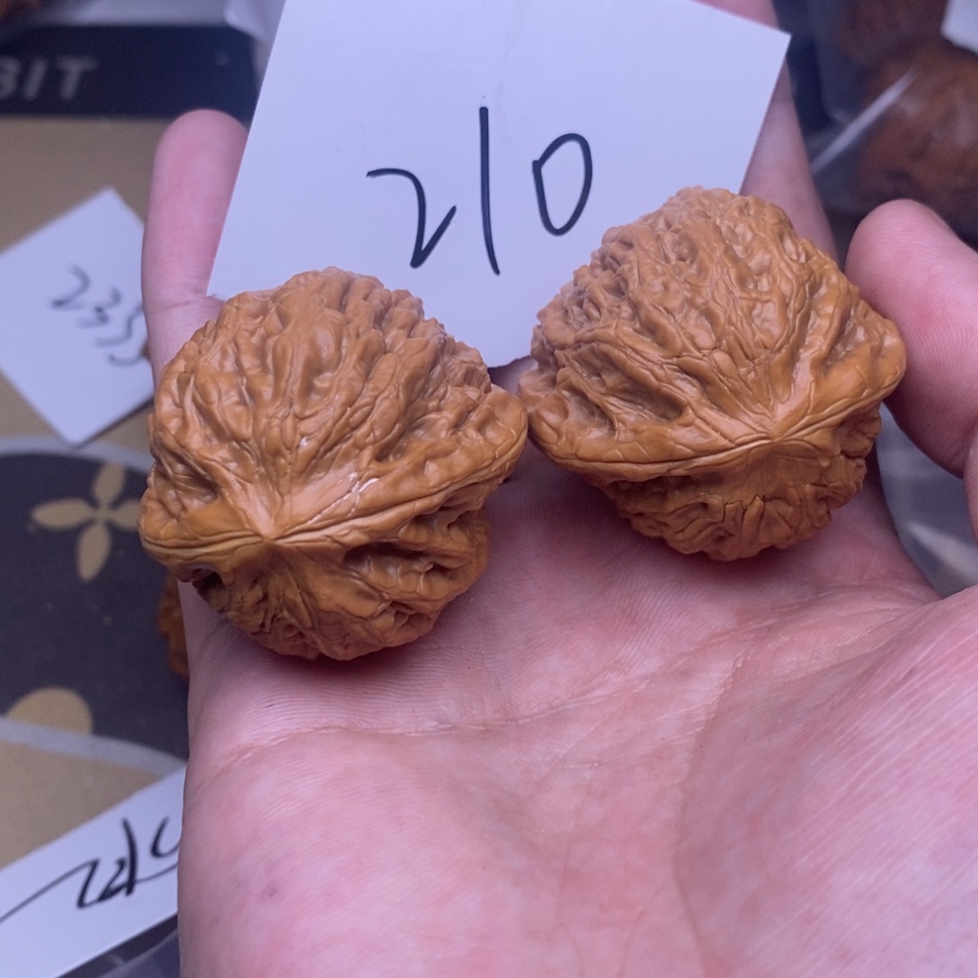 核桃38.39尺寸，铁锤210