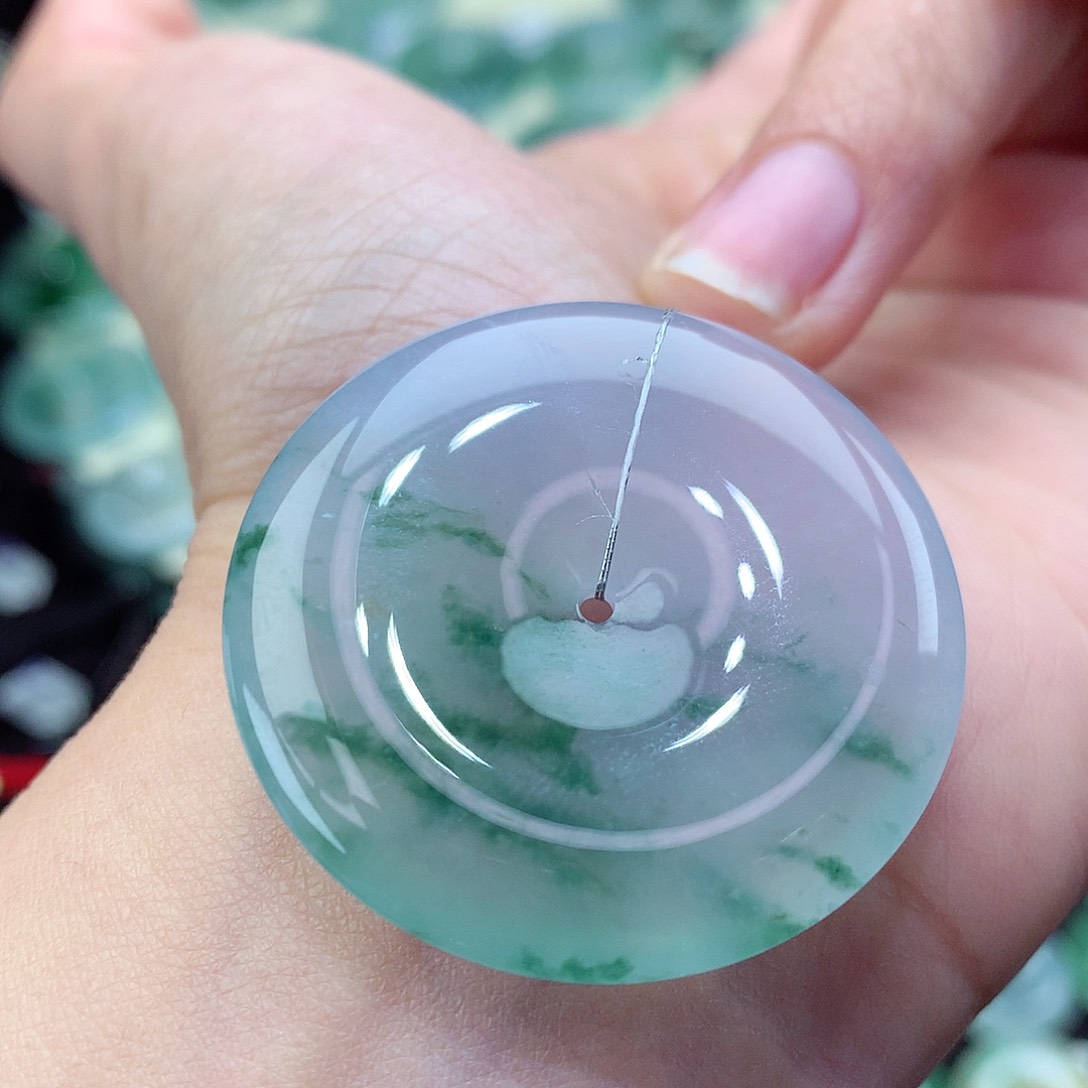 翡翠颈饰未镶嵌编号115。尺寸36.2-6