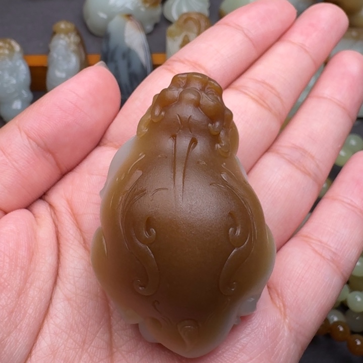 定制和田玉乌*海金背貔貅