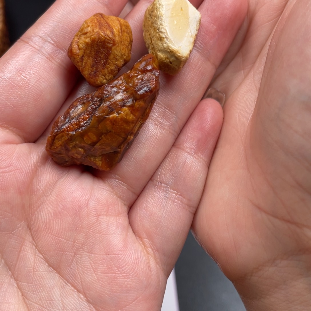 勇***士定制琥珀天然蜜蜡原石