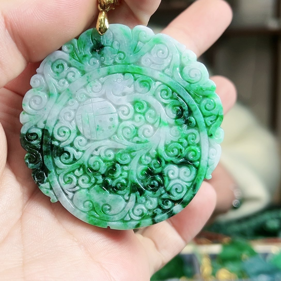 翡翠颈饰未镶嵌吊坠