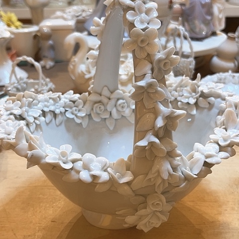 白瓷高度22高白色微瑕提篮