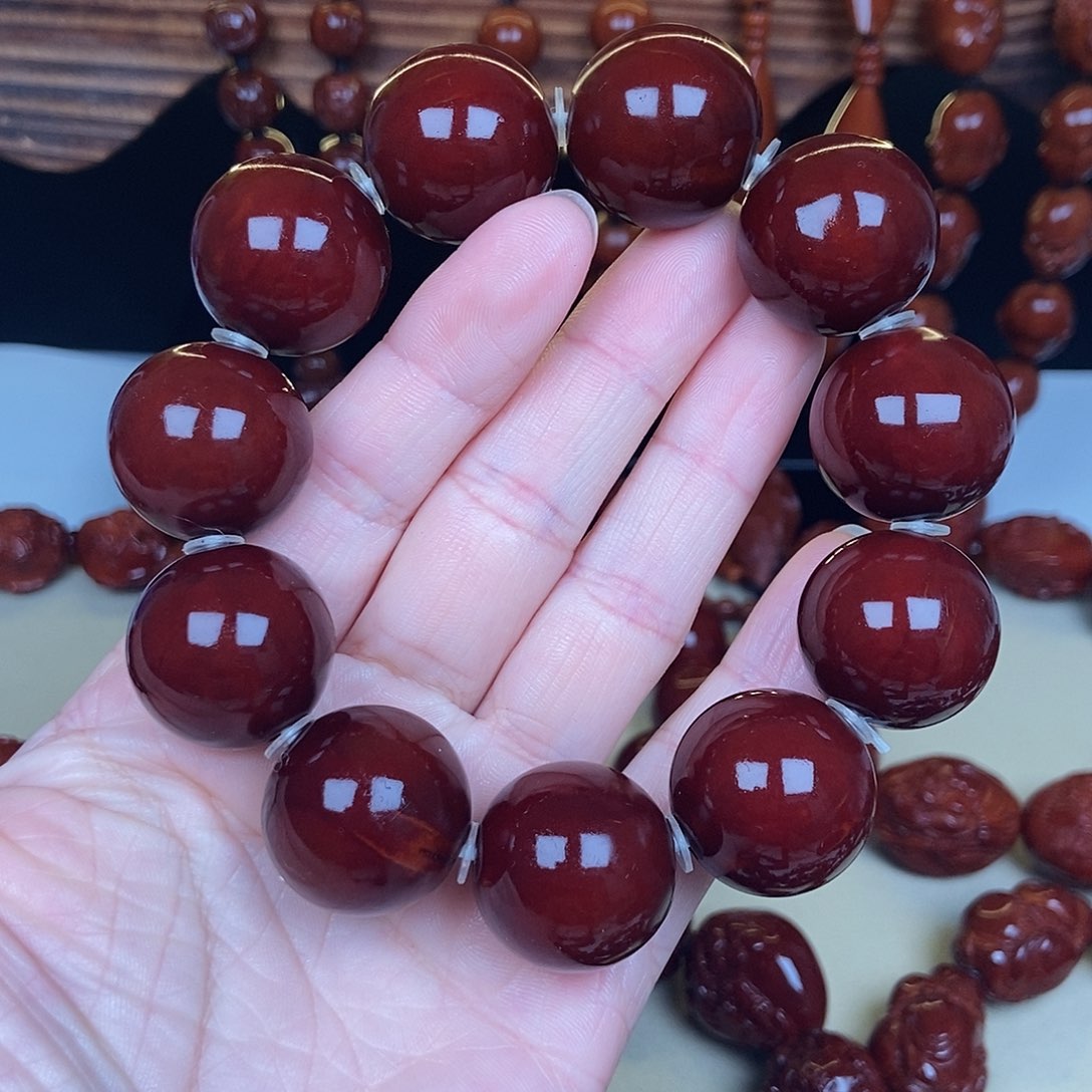 橄榄核吊坠天****?正圆光珠