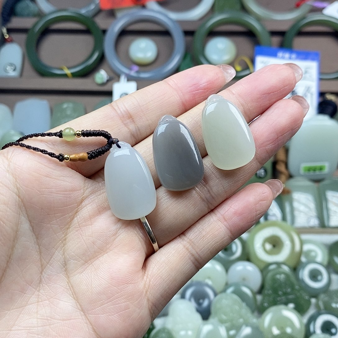 颈饰未镶嵌和田玉平安无事牌多样性发1件