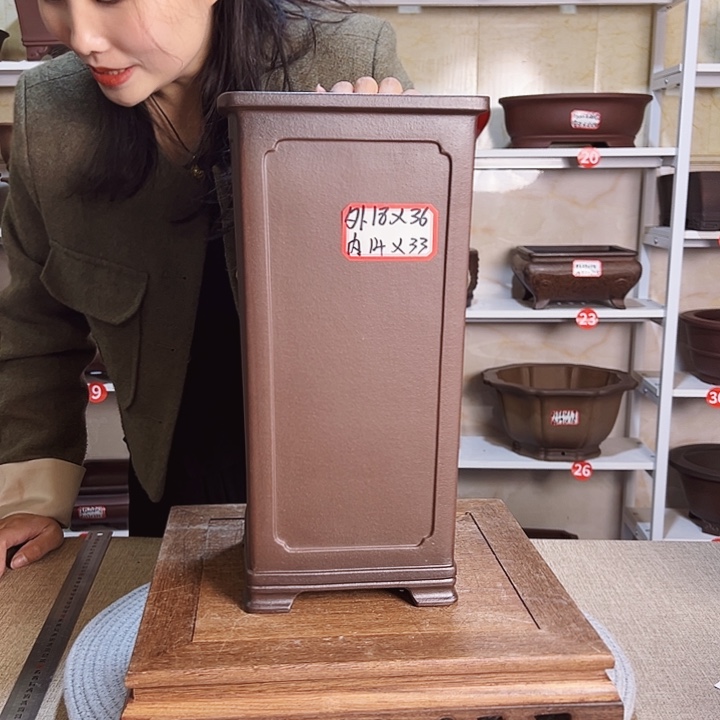 紫砂花盆等多种装饰