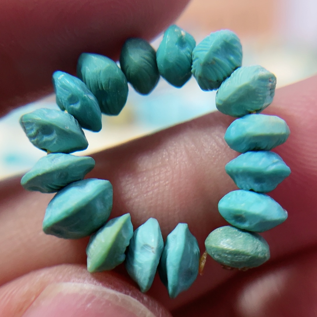 绿松石配饰未镶嵌
