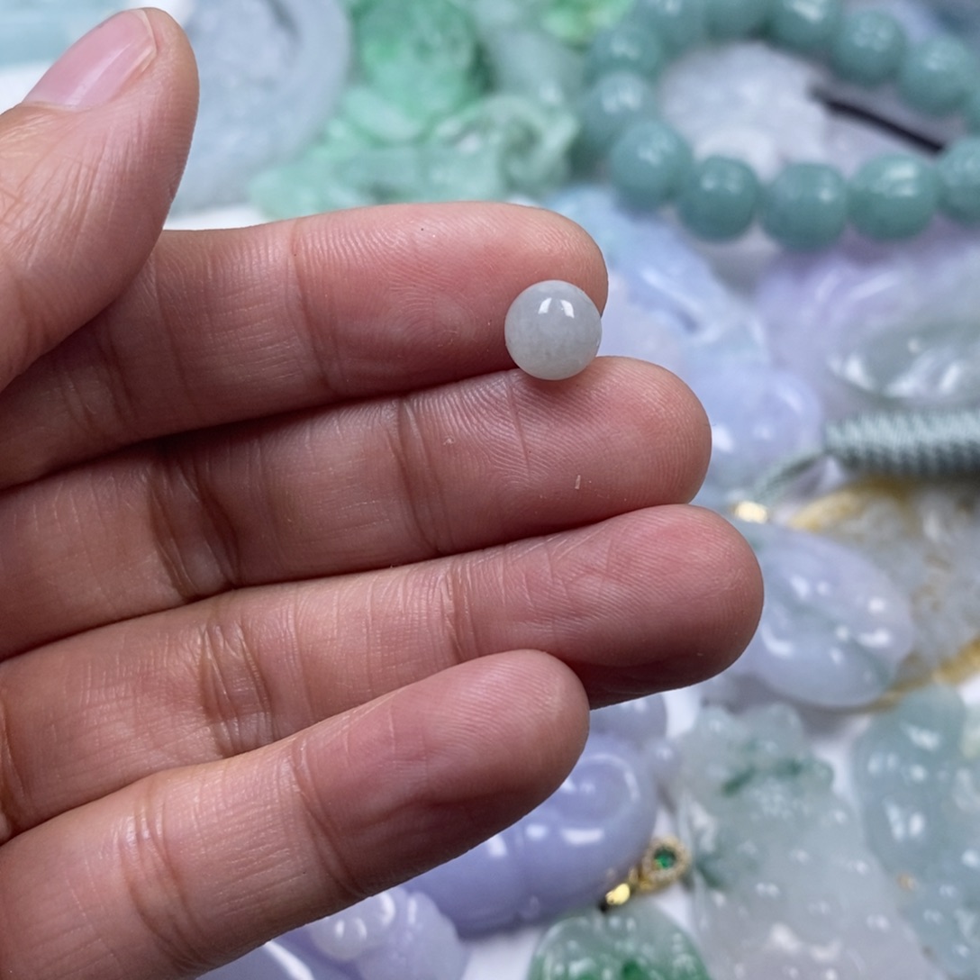 颈饰未镶嵌翡翠?****奶翡翠