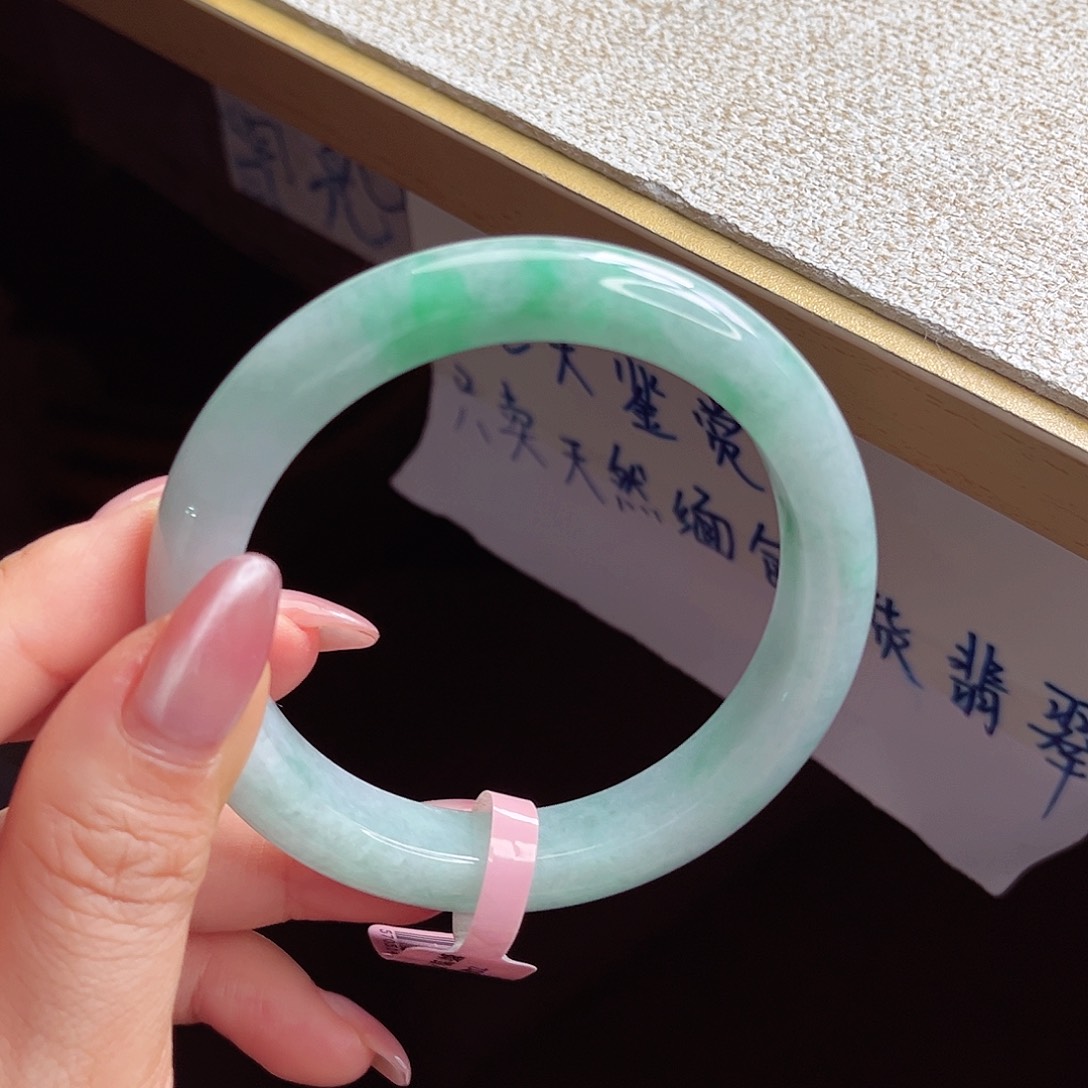 翡翠未镶嵌手镯手镯