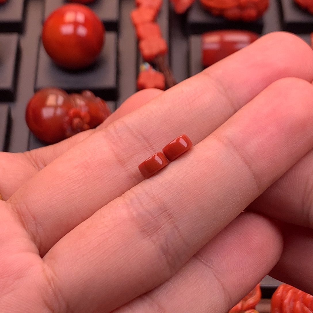 南红玛瑙未镶嵌川料原矿满色满肉精工直切隔片6mm