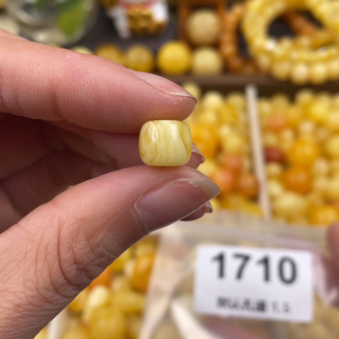 琥珀珠宝奇石未镶嵌10.0