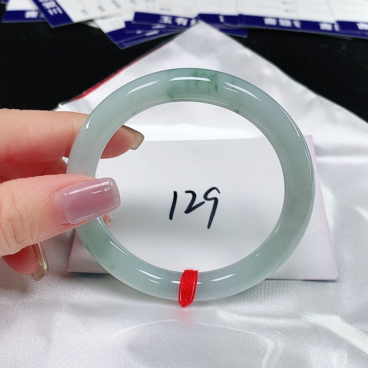 翡翠手镯（圆镯）未镶嵌