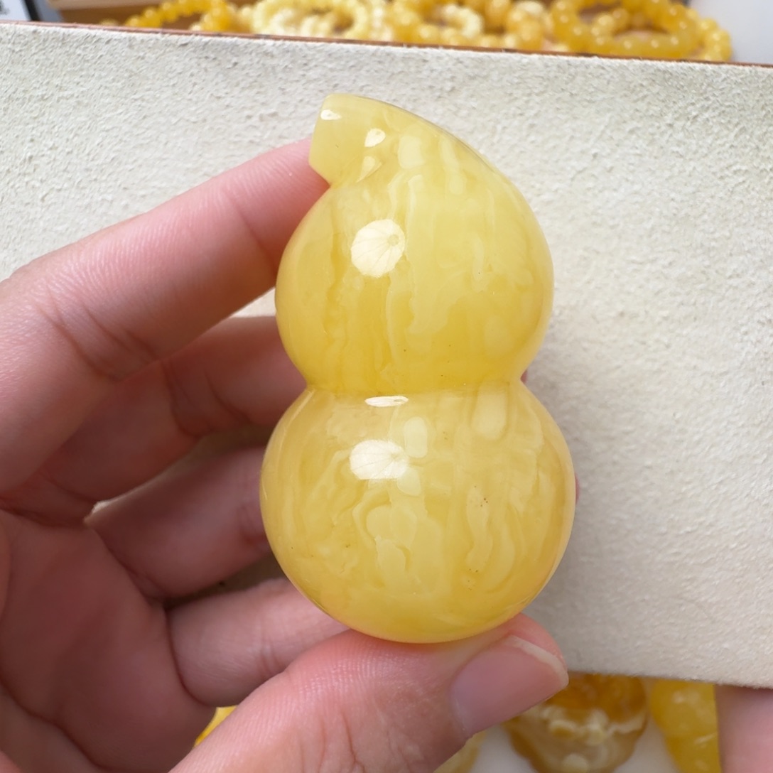 蜜蜡未镶嵌珠宝奇石有瑕疵，超过七天不退不换