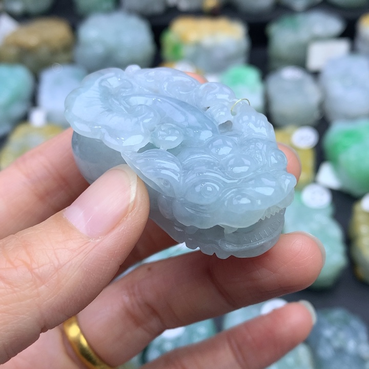 翡翠颈饰未镶嵌天然缅甸A货翡翠貔貅吊坠