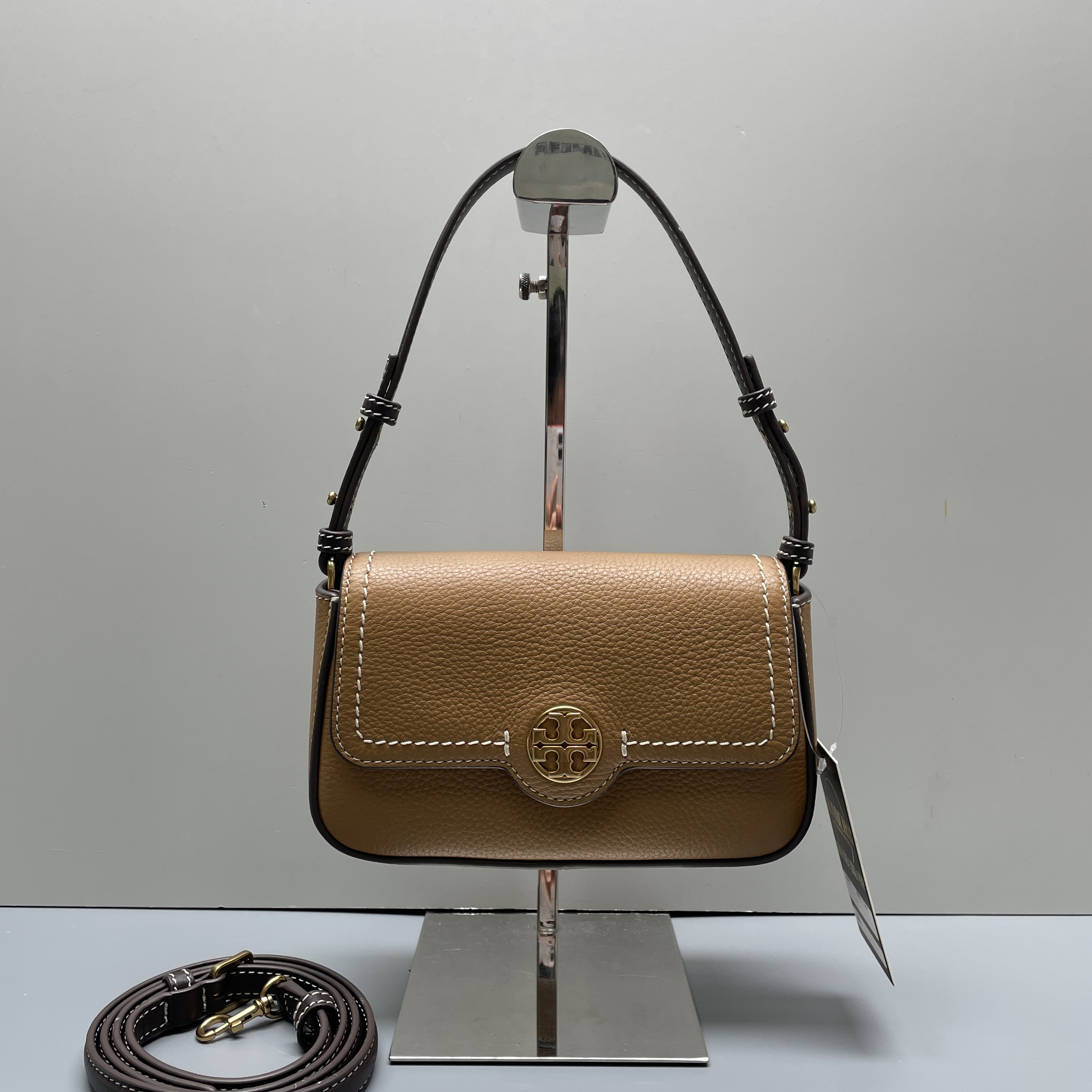 95新 TORY BURCH/汤丽柏琦 felix棕色腋下包20*13*5cmMB123116