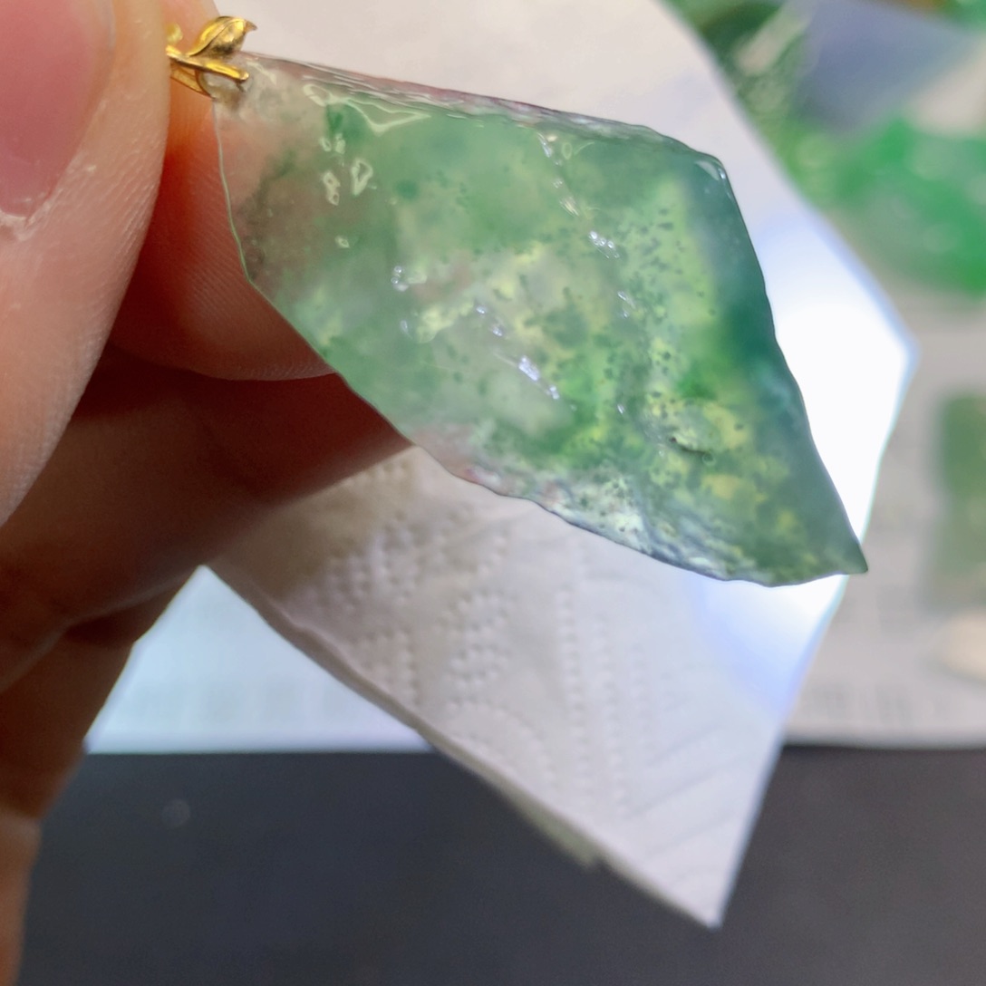 【闪购商品】翡翠吊坠(不含链)未镶嵌