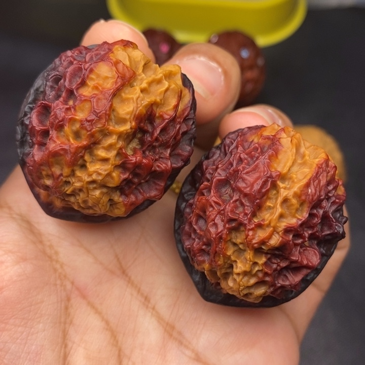 文玩核桃吊坠43尺珊瑚绣球