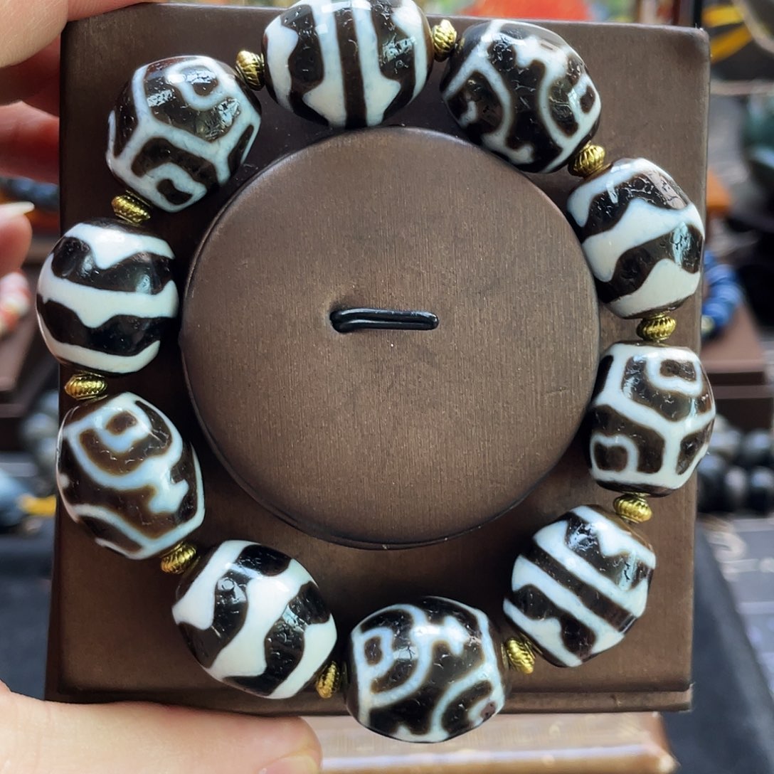 旺***涂玛瑙/玉髓未镶嵌多样性发一