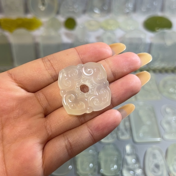 岫玉未镶嵌岫玉白冰挂件四方平安扣