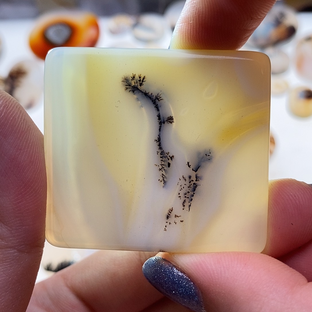 未镶嵌玛瑙/玉髓珠宝奇石