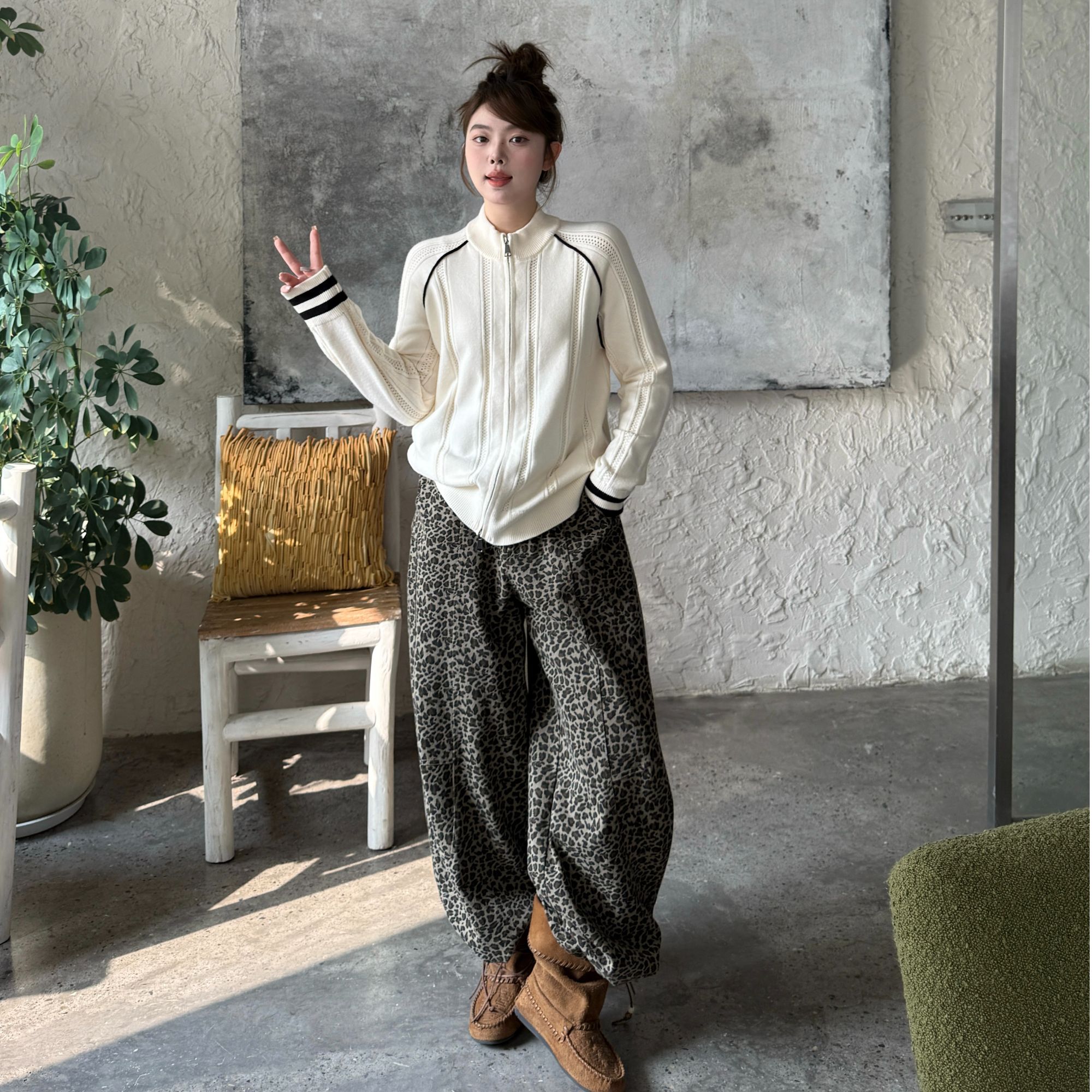 晶咕软软【飞行假日】韩系设计感小众明线撞色拉链针织上衣