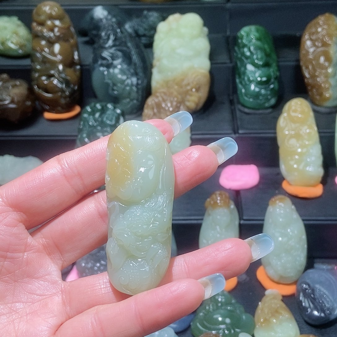 和田玉颈饰未镶嵌小***可