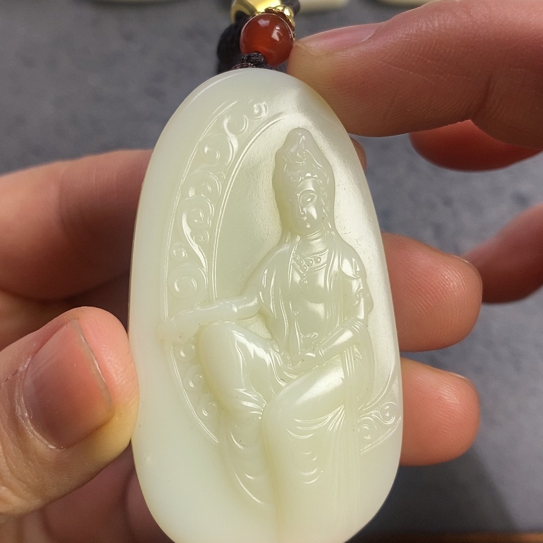 颈饰未镶嵌和田玉