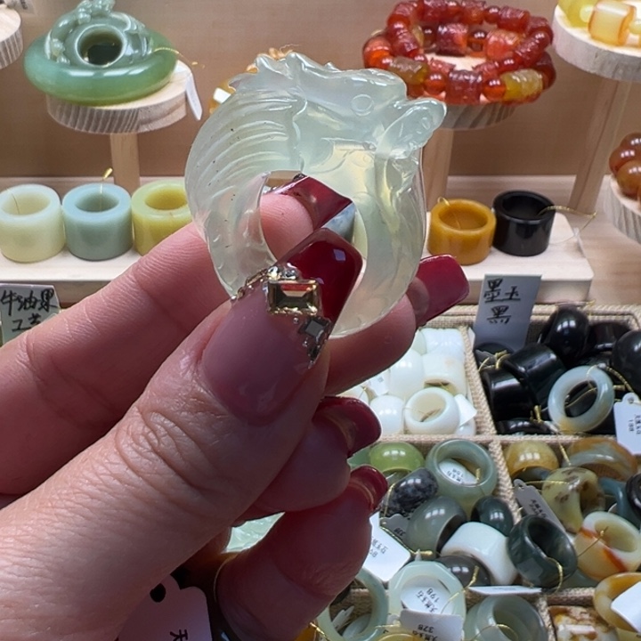 蛇纹石玉戒指未镶嵌龙抉择 （内径18.5）