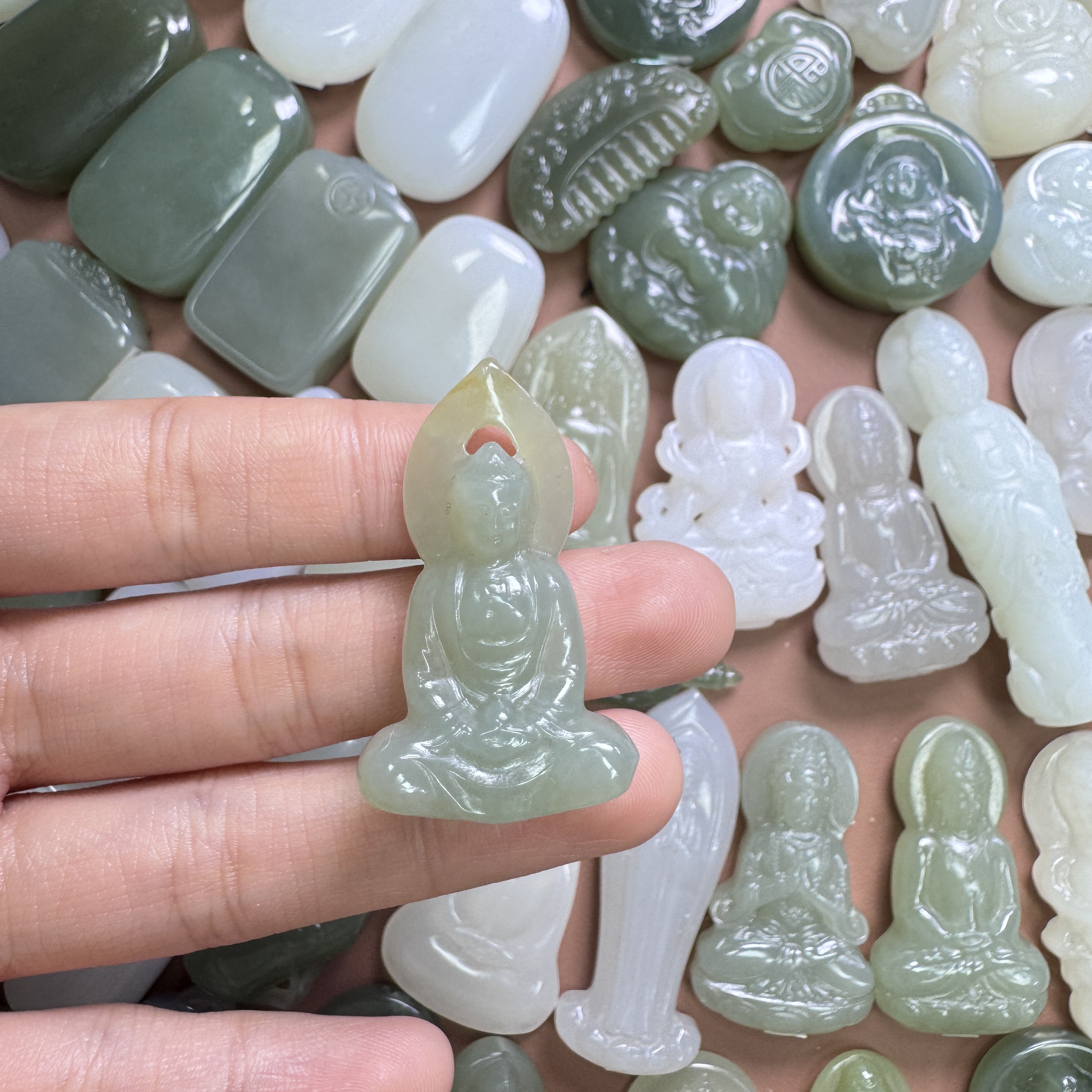 和田玉且末蓝糖大日如来