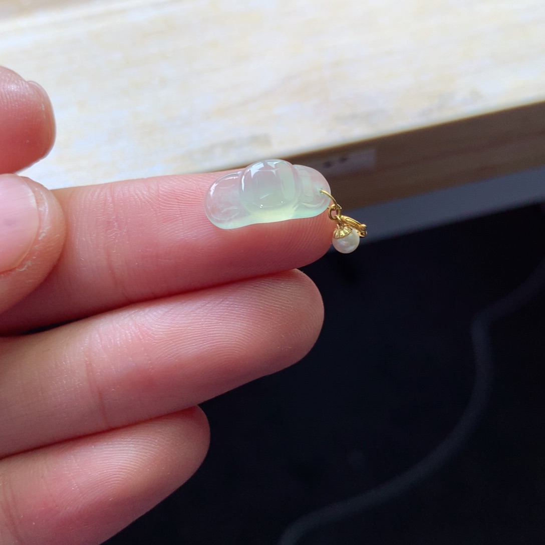 翡翠颈饰18K金镶嵌吊坠