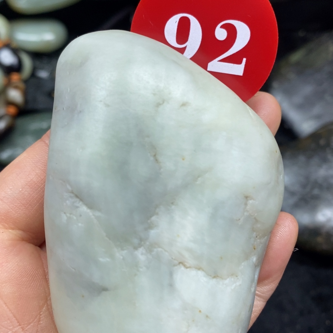 颈饰未镶嵌和田玉（糖玉）
