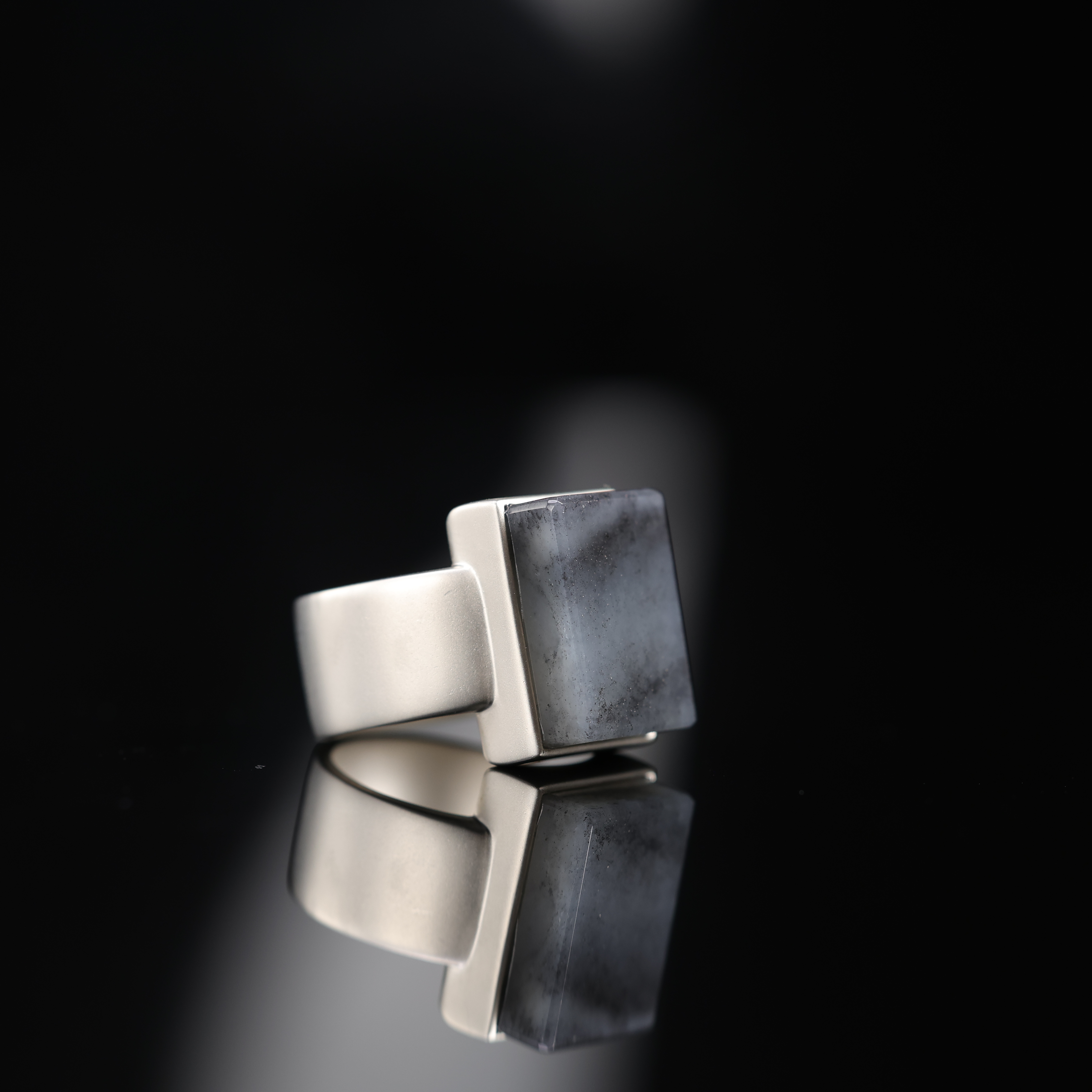 本真 | “书香”严选精品和田玉高色青花戒指（多样性发货 发其一）