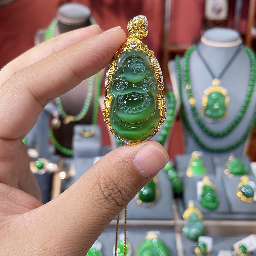 和田玉（碧玉）18K金镶嵌颈饰