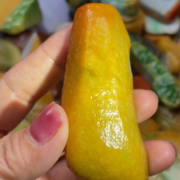 翡翠未镶嵌颈饰缅甸