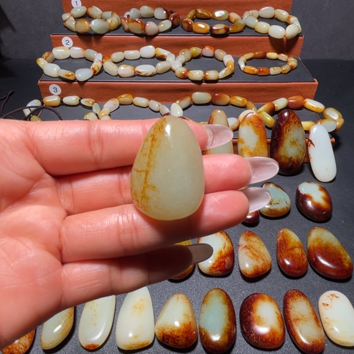 ｛***｝和田玉未镶嵌颈饰